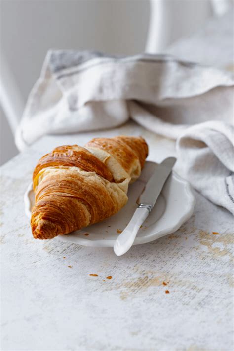 How many carbs are in micro croissant (1 croissant) - calories, carbs, nutrition