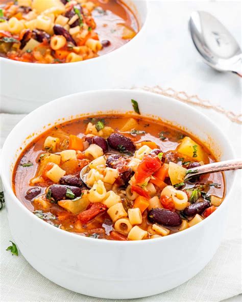 How many carbs are in minestrone soups - calories, carbs, nutrition