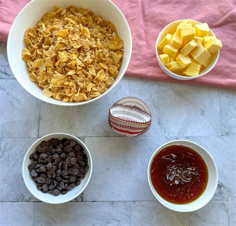 How many carbs are in mini chocolate cornflake clusters - calories, carbs, nutrition