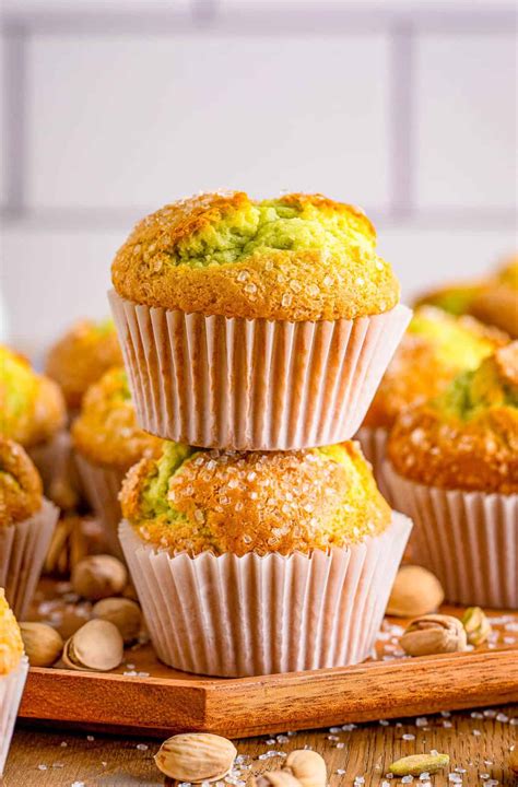 How many carbs are in mini pistachio muffin (48754.9) - calories, carbs, nutrition