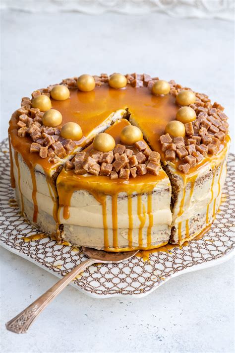 How many carbs are in mini salted caramel cake - calories, carbs, nutrition