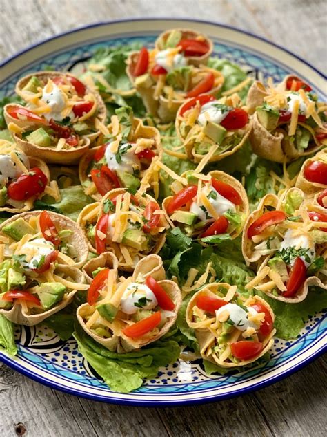 How many carbs are in mini taco salad - calories, carbs, nutrition