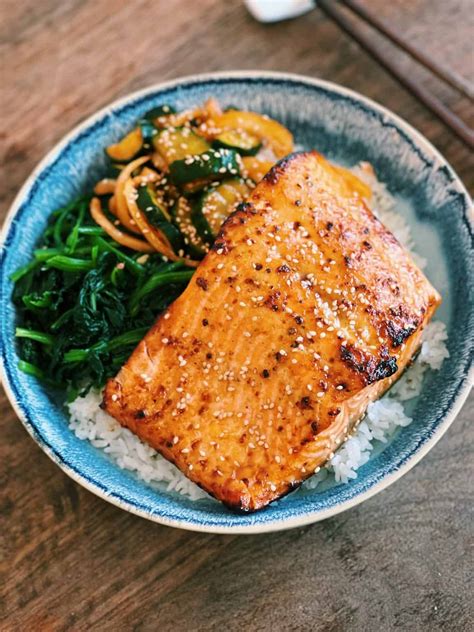 How many carbs are in miso-marinated salmon - calories, carbs, nutrition