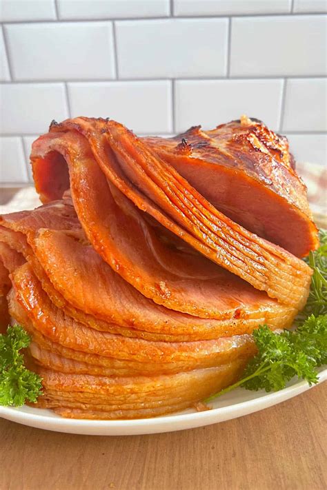 How many carbs are in molasses-pepper glazed ham - calories, carbs, nutrition