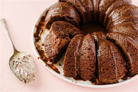 How many carbs are in molten chocolate bundt cake - calories, carbs, nutrition