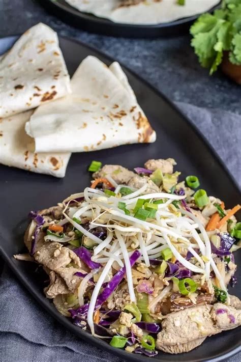 How many carbs are in moo shu pork bun - calories, carbs, nutrition