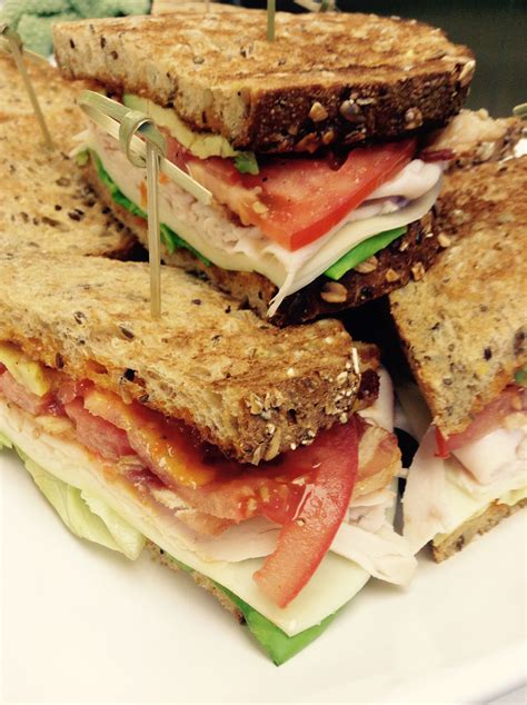 How many carbs are in morrie's turkey and tomato panini - calories, carbs, nutrition