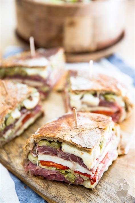 How many carbs are in muffuletta panini - calories, carbs, nutrition