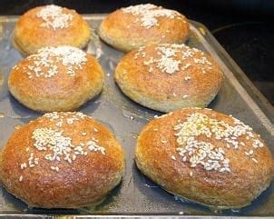 How many carbs are in mushroom burger, on kaiser roll - calories, carbs, nutrition