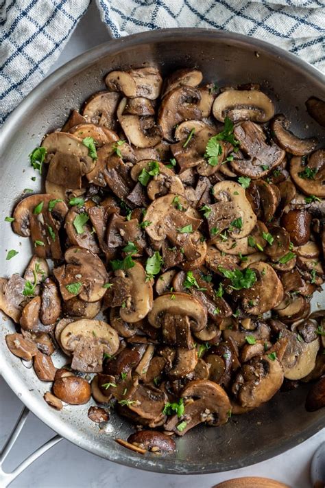 How many carbs are in mushroom cremini sauteed nsa sliced 1/4