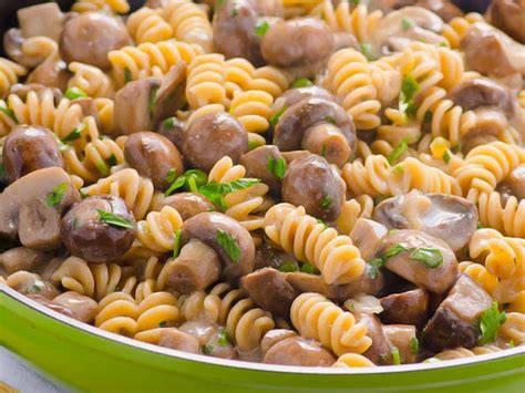 How many carbs are in mushroom stroganoff - calories, carbs, nutrition