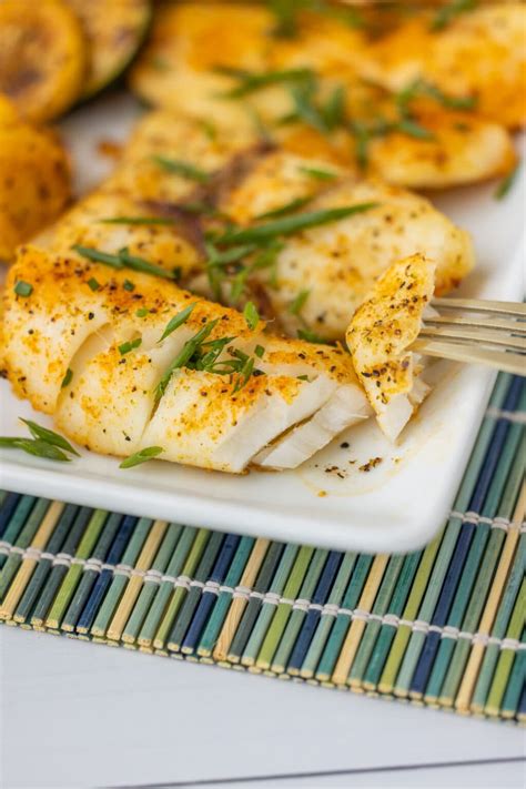 How many carbs are in mushroom stuffed fish rolls(orange roughy) - calories, carbs, nutrition