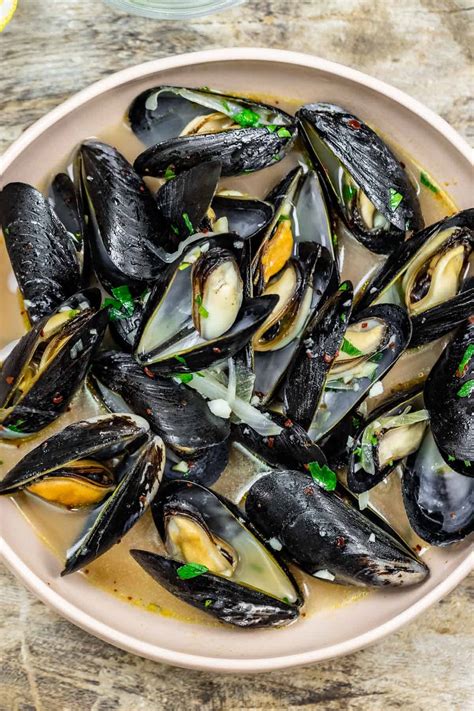 How many carbs are in mussels with garlic and white wine - calories, carbs, nutrition