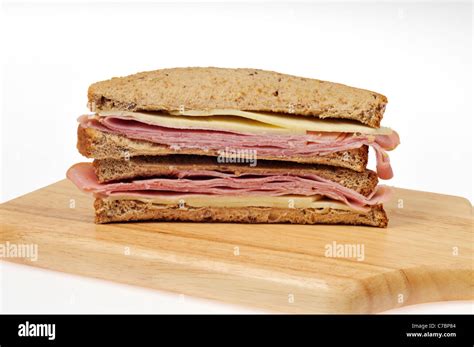 How many carbs are in mustard and ham sandwich brown bread - calories, carbs, nutrition