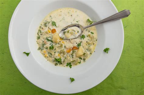 How many carbs are in new england fish chowder 12 oz - calories, carbs, nutrition