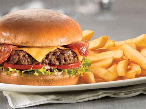 How many carbs are in new york burger with chips - calories, carbs, nutrition