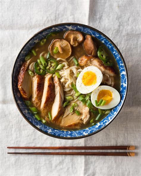 How many carbs are in noodle bowl japanese ramen chicken - calories, carbs, nutrition