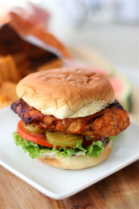 How many carbs are in oak creek mesquite chicken sandwich - calories, carbs, nutrition