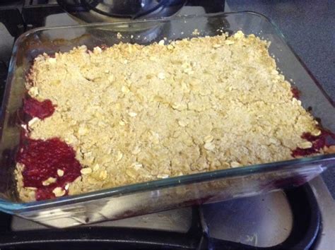 How many carbs are in oaty plum crumble - calories, carbs, nutrition