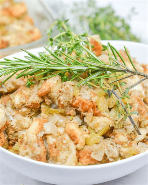 How many carbs are in old fashioned sage stuffing - calories, carbs, nutrition