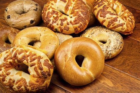 How many carbs are in onion bagel - calories, carbs, nutrition