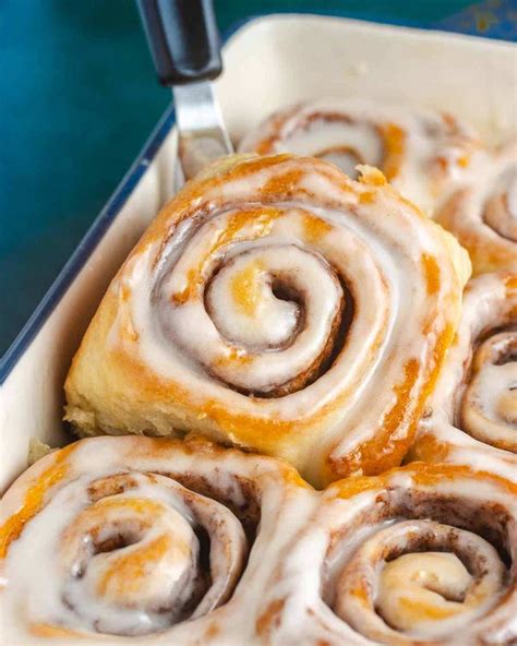 How many carbs are in orange sweet rolls - calories, carbs, nutrition