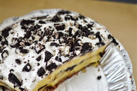 How many carbs are in oreo banana cream cheese mousse pie - calories, carbs, nutrition