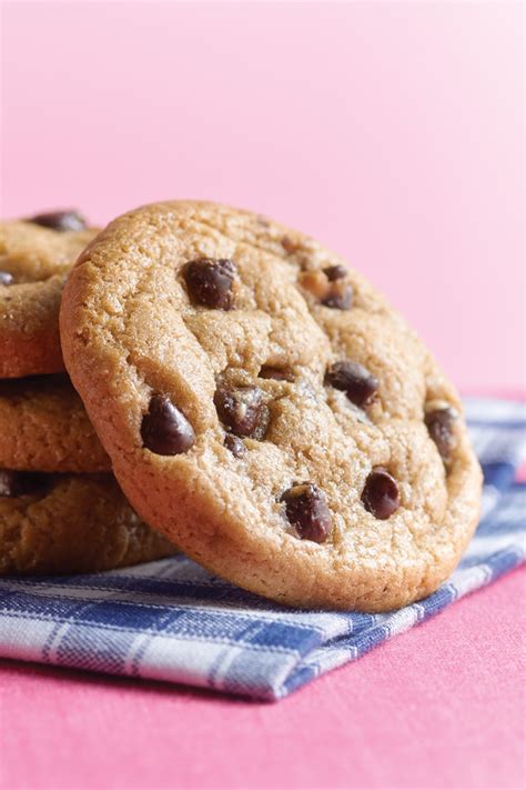 How many carbs are in otis spunkmeyer, chocolate chip cookie, reduced fat - calories, carbs, nutrition