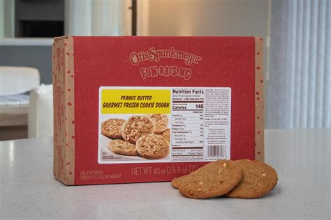 How many carbs are in otis spunkmeyer 3-pack peanut butter cookie - calories, carbs, nutrition