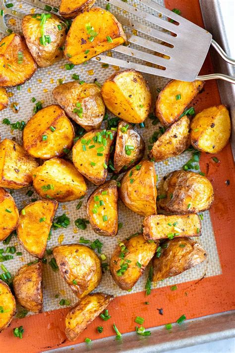 How many carbs are in oven roasted potatoes with thyme - calories, carbs, nutrition