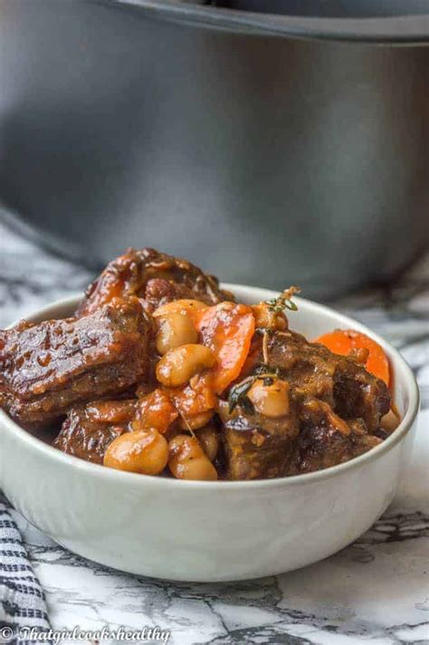 How many carbs are in oxtail stew - calories, carbs, nutrition