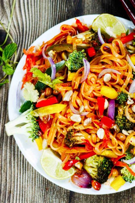 How many carbs are in pad thai vegetables with rice vermicellia - calories, carbs, nutrition
