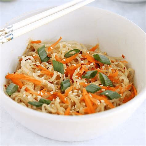 How many carbs are in pad thai with peanuts (76791.10) - calories, carbs, nutrition