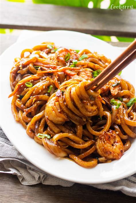 How many carbs are in pan fried udon noodles - calories, carbs, nutrition