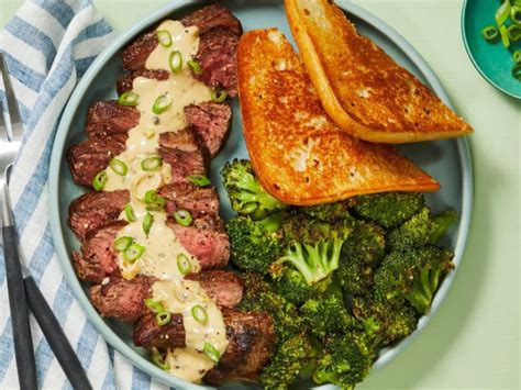 How many carbs are in pandinis sand labretti peppercorn steak - calories, carbs, nutrition