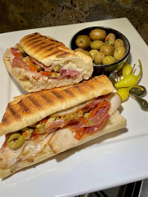 How many carbs are in panini muffuletta sourdough - calories, carbs, nutrition