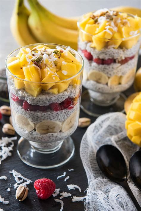 How many carbs are in parfait 9 oz coconut chia pudding & strawberry - calories, carbs, nutrition