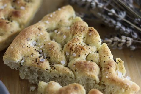 How many carbs are in parmesan black pepper focaccia bread - calories, carbs, nutrition