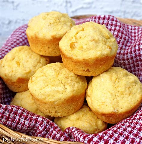 How many carbs are in parmesan corn muffins - calories, carbs, nutrition