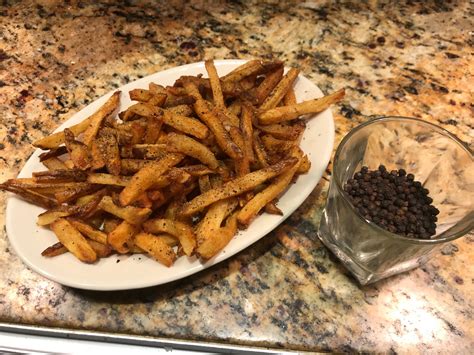 How many carbs are in parmesean black pepper fries - calories, carbs, nutrition