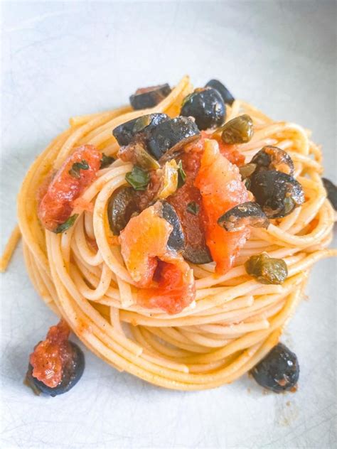 How many carbs are in pasta alla puttanesca - calories, carbs, nutrition