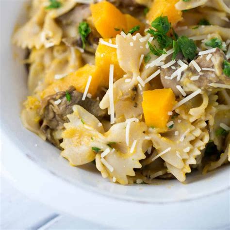 How many carbs are in pasta farfalle wild mushroom sauce - calories, carbs, nutrition