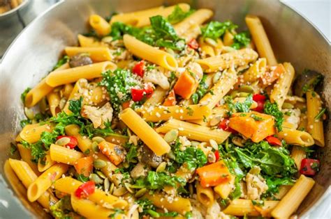 How many carbs are in pasta penne lentil veggie chickn alfredo vegan 8 oz - calories, carbs, nutrition