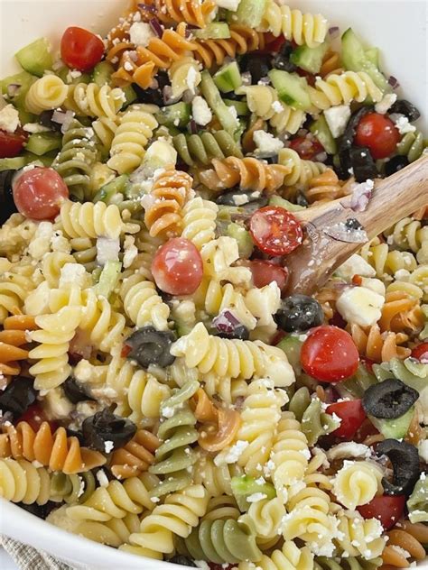 How many carbs are in pasta salad with peppers onions herbs and italian dressing (107819.0) - calories, carbs, nutrition