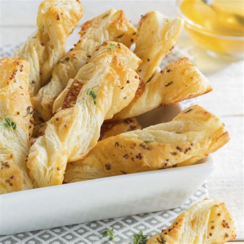 How many carbs are in pastry twists with honey and almonds - calories, carbs, nutrition