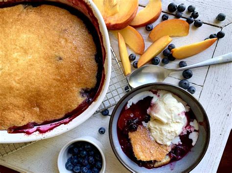 How many carbs are in peach and blueberry cobbler - calories, carbs, nutrition