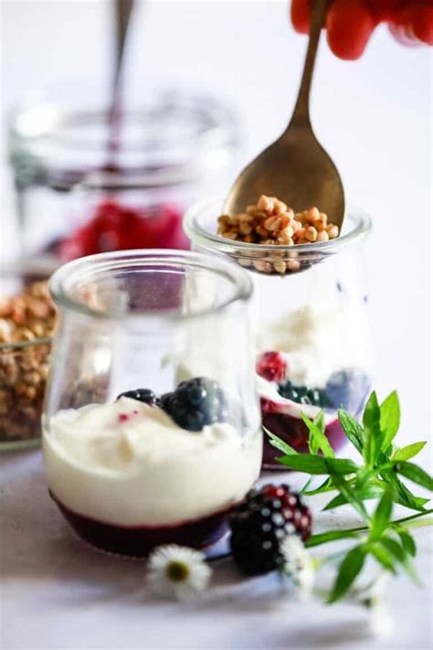 How many carbs are in peach blackberry parfait - calories, carbs, nutrition