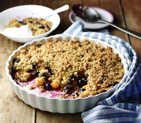 How many carbs are in peach blueberry crumble, vegetarian - calories, carbs, nutrition