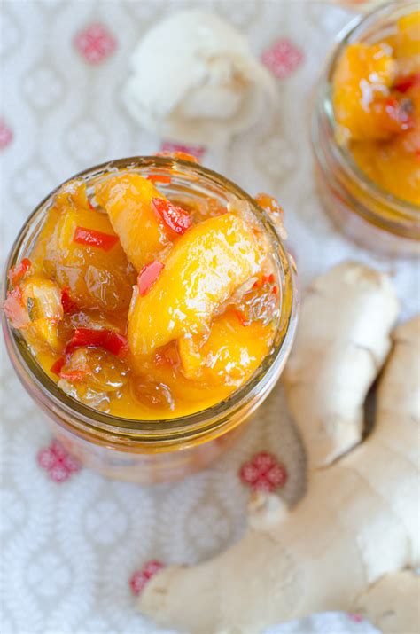 How many carbs are in peach chutney, fresh peaches - calories, carbs, nutrition