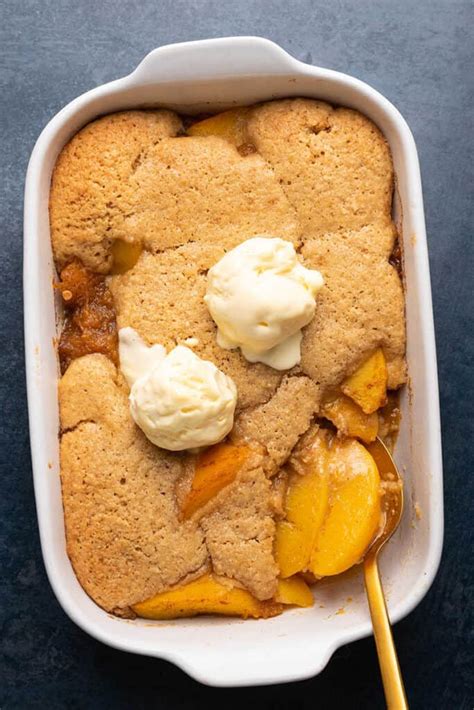 How many carbs are in peach cobbler - calories, carbs, nutrition